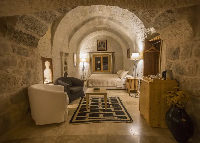 Kistar Cave Hotell 3*