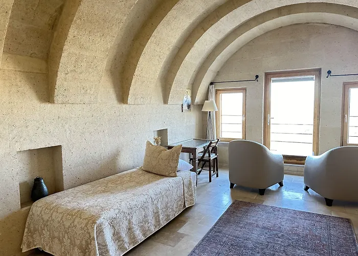 Kistar Cave Hotell 3*